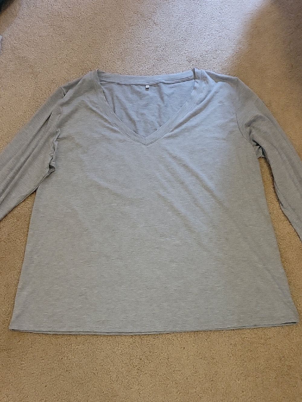 FREE W ANY PURCHASE!Women's Light Gray V-Neck Long Sleeve Top
